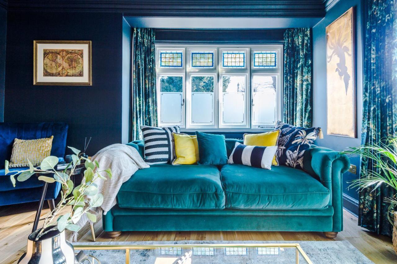 Exquisite Home In Windsor By Casa By Grace, Near Legoland, Perfect For Large Groups, Pet Friendly, Free Parking, Sleeps 7-9! מראה חיצוני תמונה
