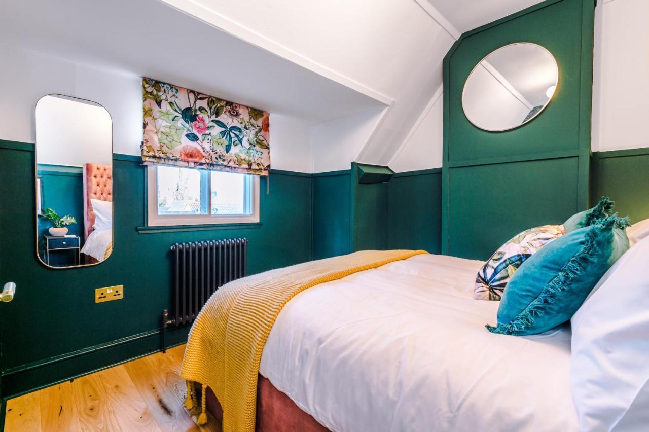 Exquisite Home In Windsor By Casa By Grace, Near Legoland, Perfect For Large Groups, Pet Friendly, Free Parking, Sleeps 7-9! מראה חיצוני תמונה